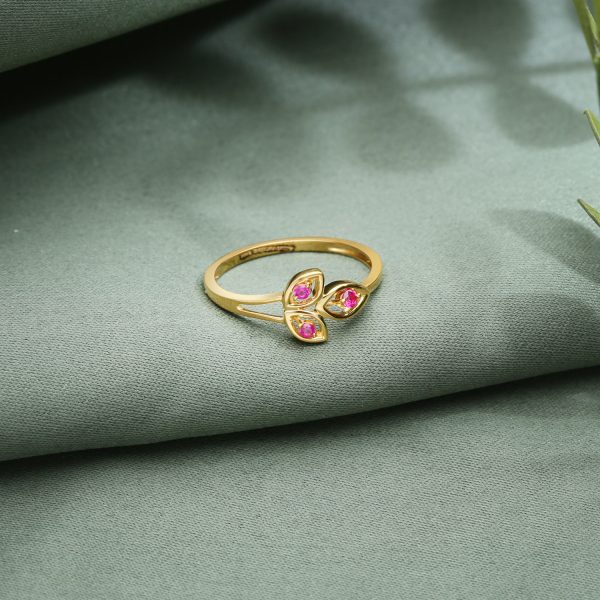 Gold Ring Ruby